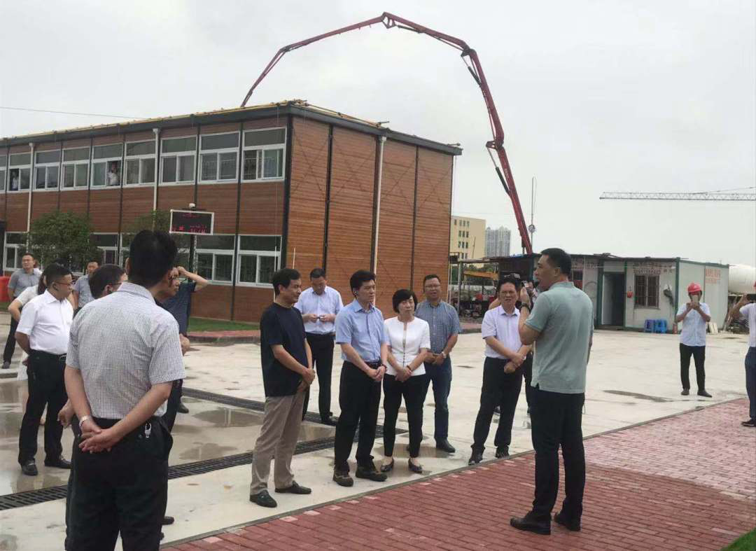 嵊州市市長(zhǎng)嚴(yán)鋼、市人大主任、政協(xié)主席等相關(guān)領(lǐng)導(dǎo)負(fù)責(zé)人蒞臨考察集團(tuán)重點(diǎn)建設(shè)情況