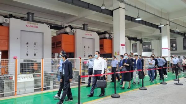 紹興市人大常委會黨組副書記邵全卯一行蒞臨佳歌參觀考察！