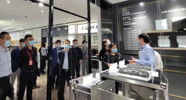 紹興市人大常委會黨組副書記邵全卯一行蒞臨佳歌參觀考察！